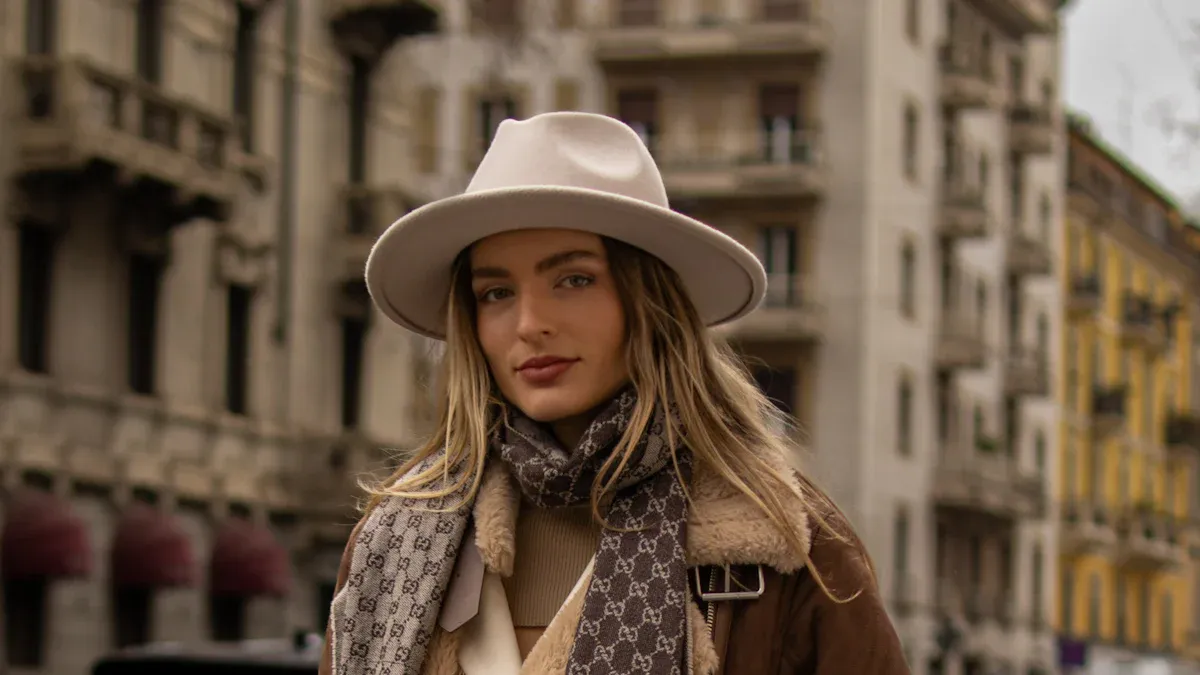 What to Consider When Choosing a Cotton Cropped Sweatshirt