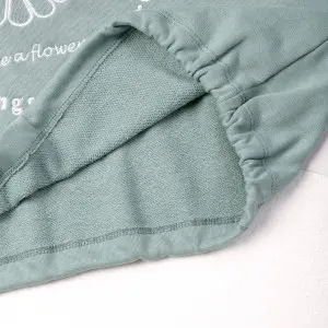 Organic cotton women‘s embroidery raglan sleeve crop hoodie