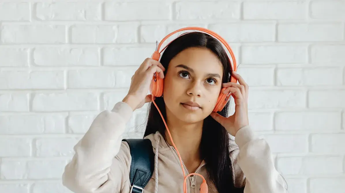 How to Style Women’s Tie Dye Sweatshirts for Every Season